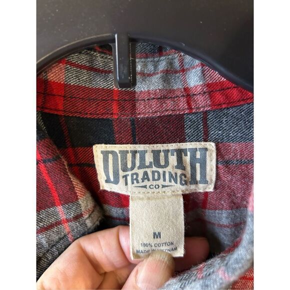 Duluth flannel shirt men’s M red/gray checkered rn#106803 - Picture 2 of 5